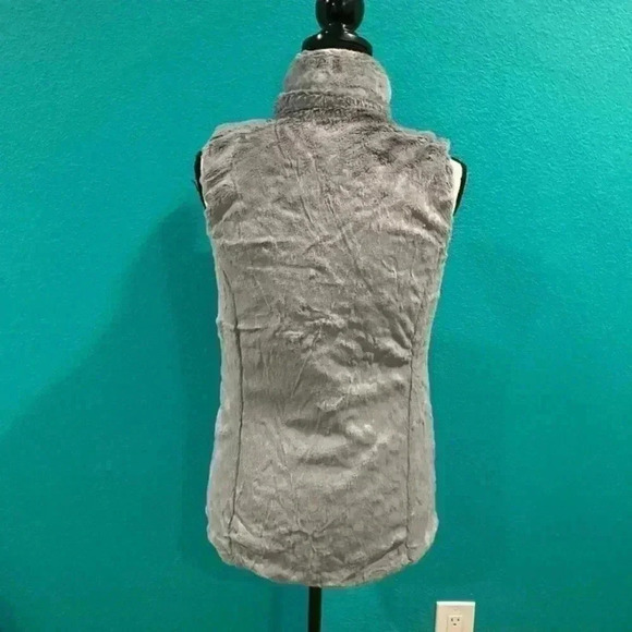 The North Face Women’s Mossbud Insulated Reversible Vest - Picture 4 of 5